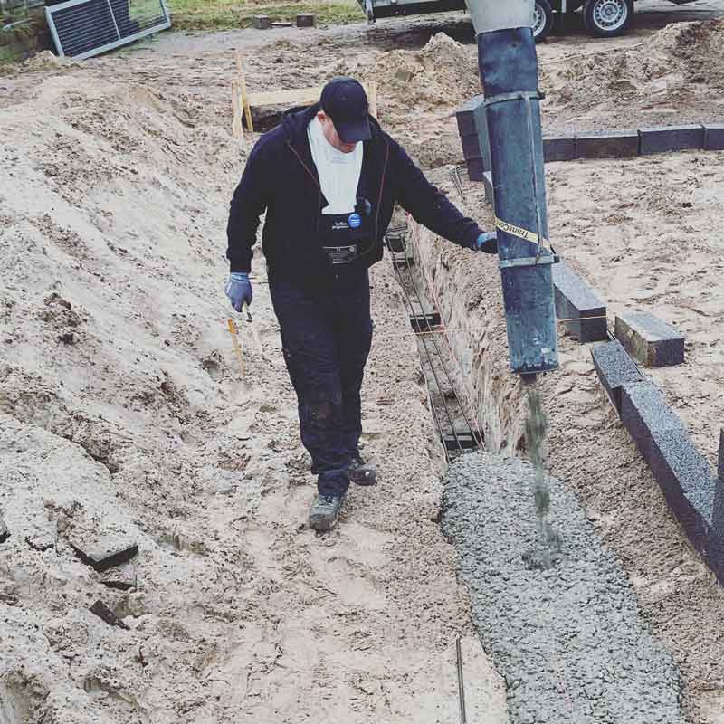 Støbning af sokkel til hus